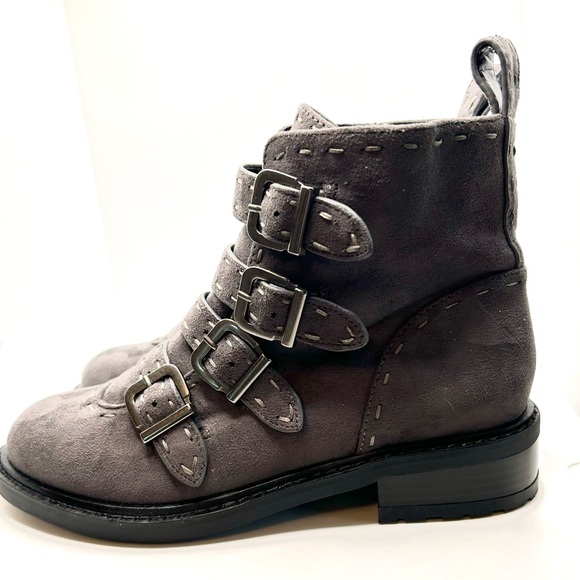 NWOT Aerosoles Arezzo Bootie women’s size 5.5. Color Grey Faux Suede - Picture 3 of 15